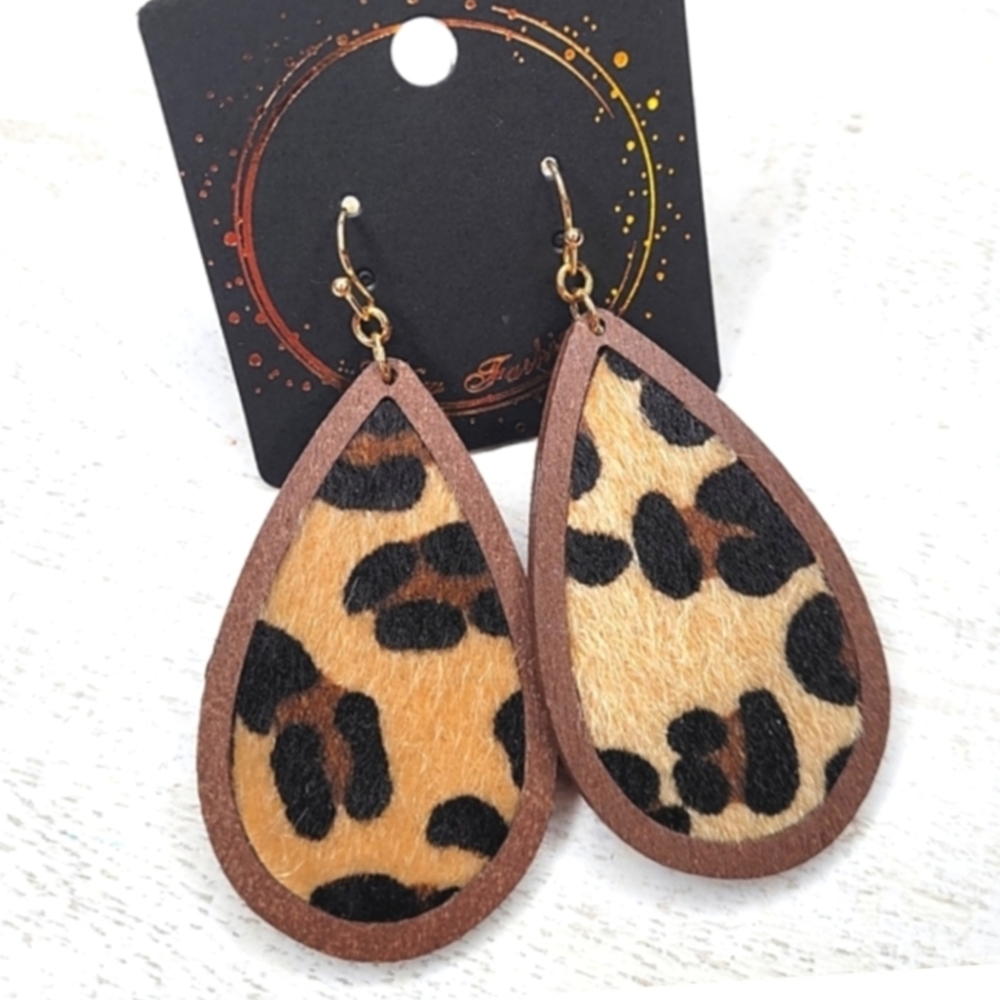 LEPOARD PRINT TEARDROP EARRINGS